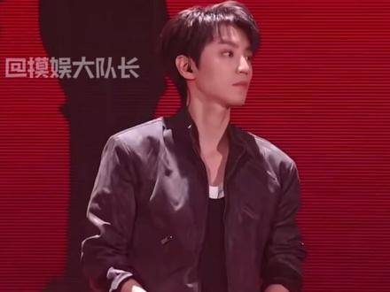 王俊凯在《无畏契约》表演赛中强势主导全场局势