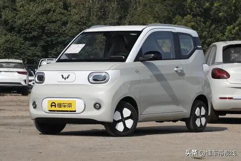 新车 | 售4.68万元，五菱宏光MINIEV第三代马卡龙上市，设计更新