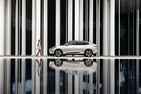 城区NOA开启推送、LS6 售价 21.79 万元起,智己新年放大招?