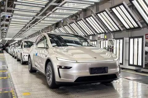 33.9万元特斯拉Model Y L宣布开启全国首批交付:零百加速4.5 秒,CLTC续航751公里
