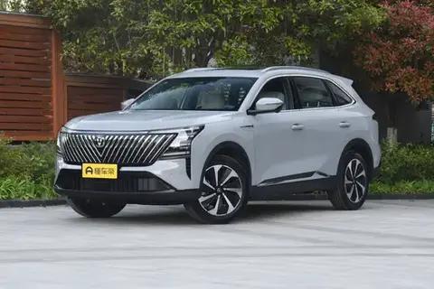 10.99 万起售,实测油耗 4.7L,试驾长安 CS75 PLUS