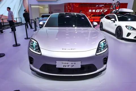 广汽华为联手打造,启境GT7上市即爆款?这款满配纯电猎装车真香