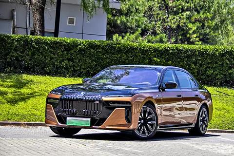 BMW i7 M70L不负家族旗舰之名,但其实还可以更极致