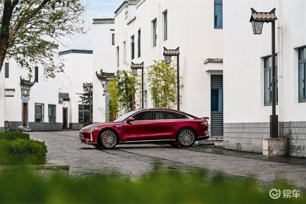 风云A9L试驾:20万,真能撬动50万级的豪华体验?