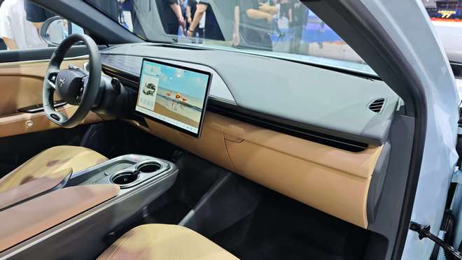 2845mm轴距69%空间利用率!极狐新阿尔法T5:16万级纯电 SUV,家用空间天花板