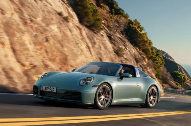 全新保时捷911卡雷拉4S
