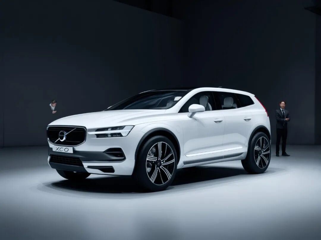 2025款沃尔沃XC60自杀式降价!全系混动直降14.79万,销售顾问哭诉:这真是没法干了!