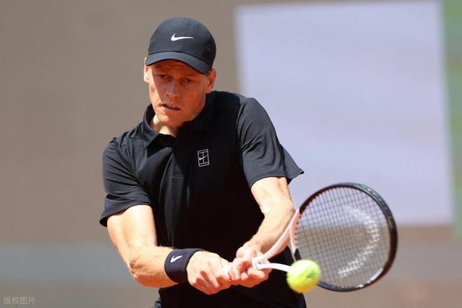 ATP1000罗马大师赛：辛纳2-0完胜，晋级四强+豪取大师赛32连胜