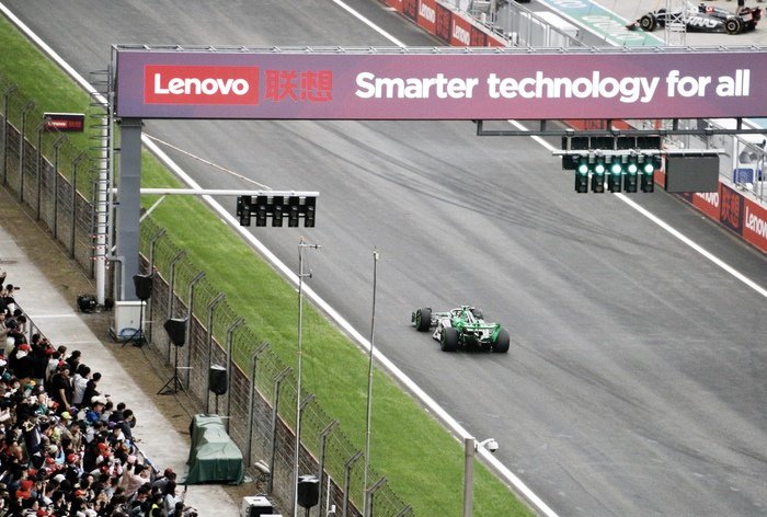 F1中国大奖赛冲刺赛排位赛完赛,周冠宇排名第10