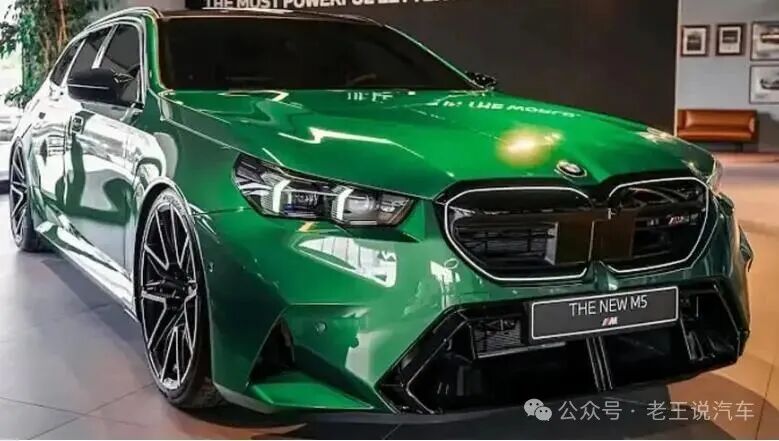 2026款宝马M5旅行版曝光,110万起+4.4T V8插混727马力+3.3秒破百,性能瓦罐天花板来了!