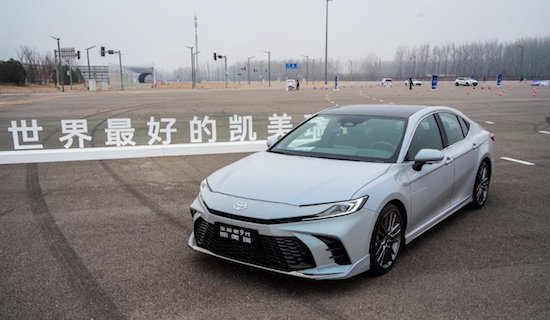 深度迭代升级 产品力全面拉满 试驾第9代凯美瑞-国际在线