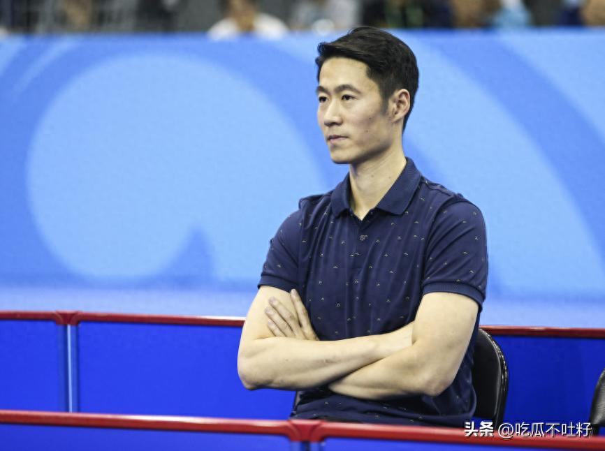 国乒格局洗牌，一天2位名将退队，王励勤下狠心，樊振东恐被弃用