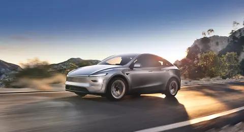 特斯拉Model Y 2025款后轮驱动版多维度解析：科技与实用的完美融合