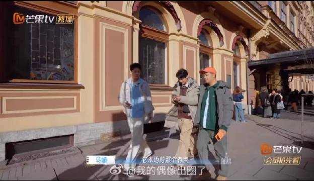 孙杨拒绝与女性自拍称已婚需避嫌，误认对方丈夫引乌龙