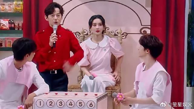 孟子义跟队友商量对策，怎料被何炅当场拆穿，太逗了