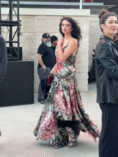 Deva Cassel亮相Dior 2027早春大秀侧拍惊艳