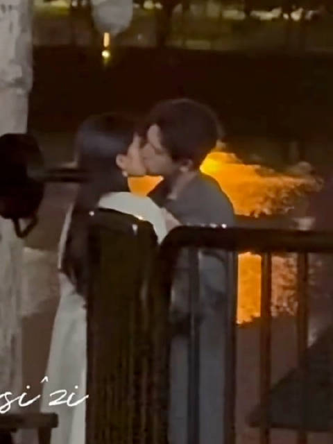李现张婧懿拍摄10天甜蜜瞬间全记录，现偶之光，雾里青你拿什么输？