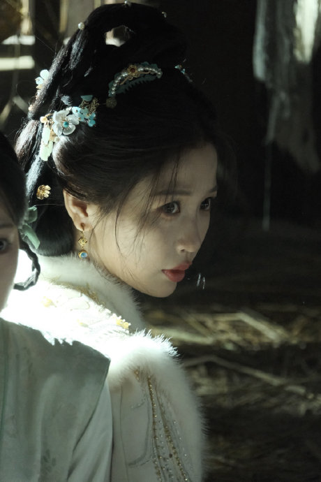 白鹿和李昀锐是否会合作出演电视剧《剑阁闻铃》或《开到荼蘼》？