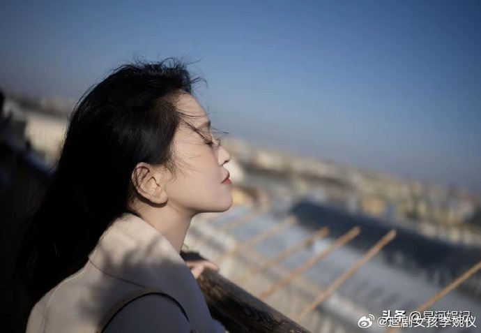 金莎录节目突发针眼，丈夫孙丞潇全程守护超甜！