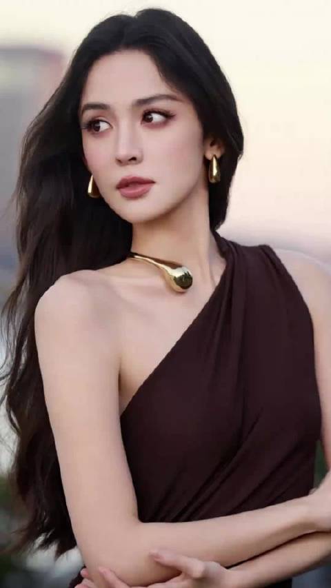 上过镜的应该才明白，古力娜扎这种高清镜头的含金量
