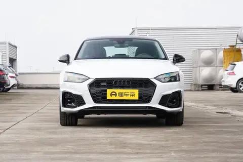 2025 款奥迪 A5 Sportback 典藏版对比奔驰C级