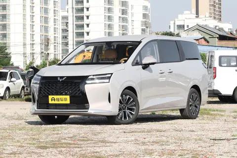 五菱星光 730 CVT 精英型实测 10 万内家用 MPV 怎么选不踩坑