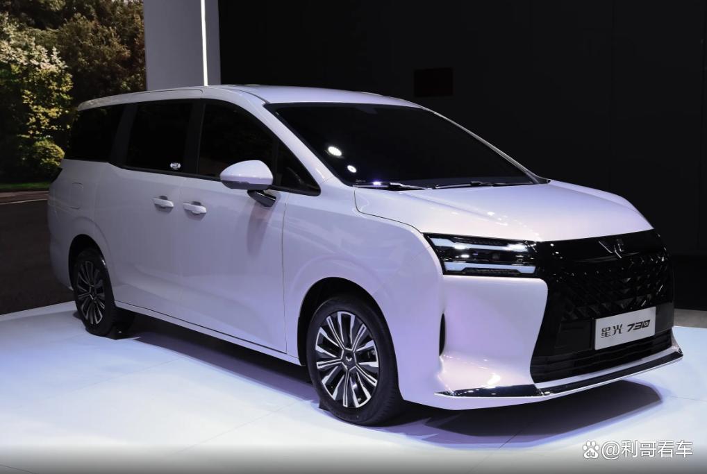 2025款五菱星光730 PHEV 125km豪华型 家用插混MPV实测