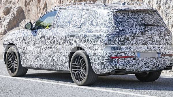 奥迪旗舰SUV Q9计划2026年发布 三排座布局 动力涵盖汽油与插混版本-商业消费-ITBear比尔科技