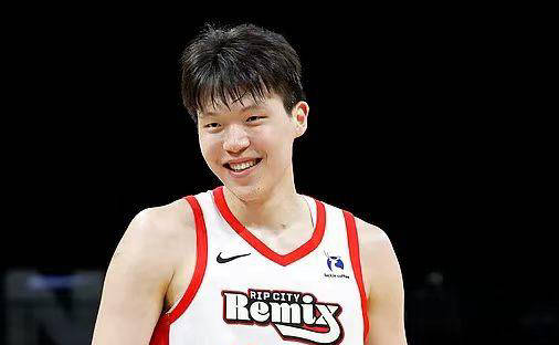 杨瀚森新秀赛季总结：场均2+1成球队五大非卖品之一，G联赛表现亮眼