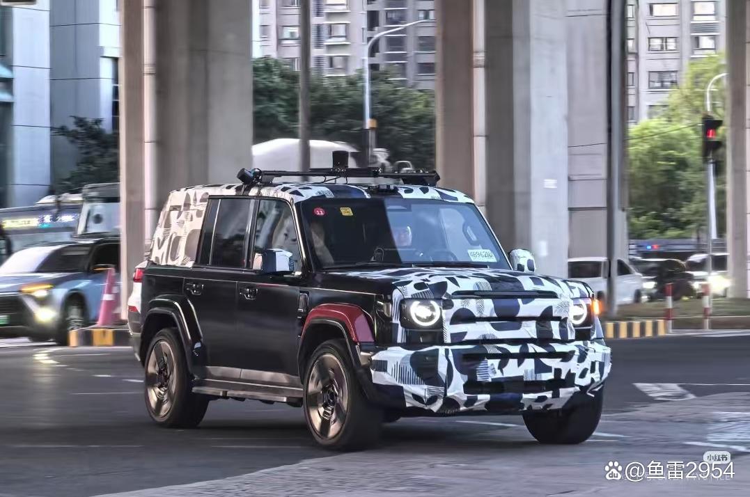 好饭不怕晚!奇瑞iCAR V27智驾版曝光,车顶那块下了不少功夫
