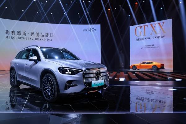 全新梅赛德斯-奔驰纯电GLC SUV:史上最大GLC亮相