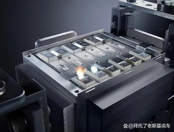 关停三家子公司、出售布加迪，保时捷的“断臂求生”能奏效吗？