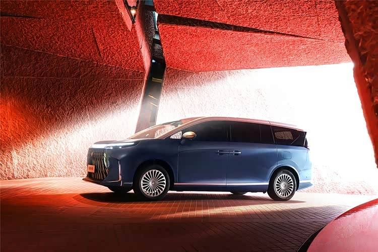 MPV不是面包车,极狐问道V9底盘和技术坚决不“凑合”