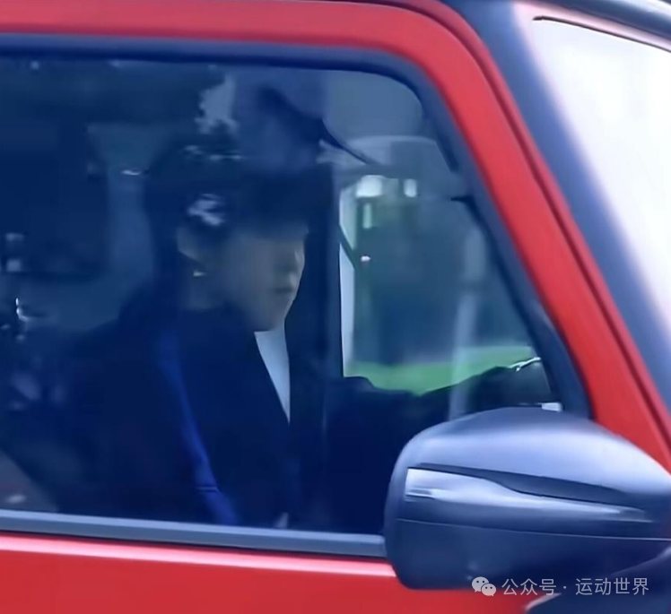 王楚钦的“绿魔”座驾刷屏!世界第一的另一面:乒坛最会赚钱的“老板”