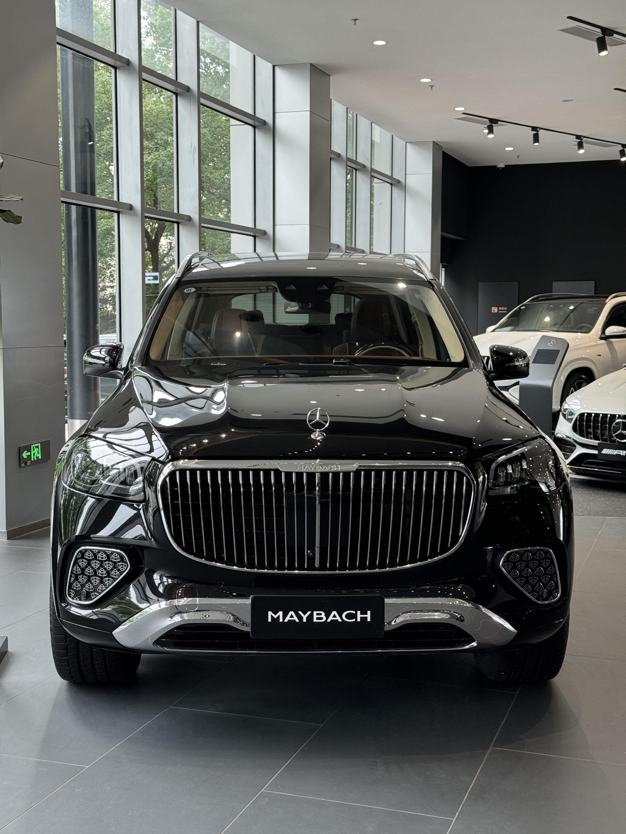 2025款迈巴赫GLS480作为豪华SUV领域的佼佼者