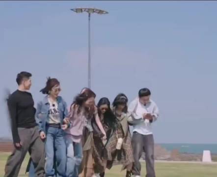 徐志胜游戏中途接工作电话，火速处理完意外获胜
