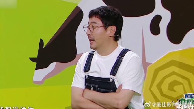 沈腾台上打名牌！直呼最想保护杨迪，杨迪差点吐了！