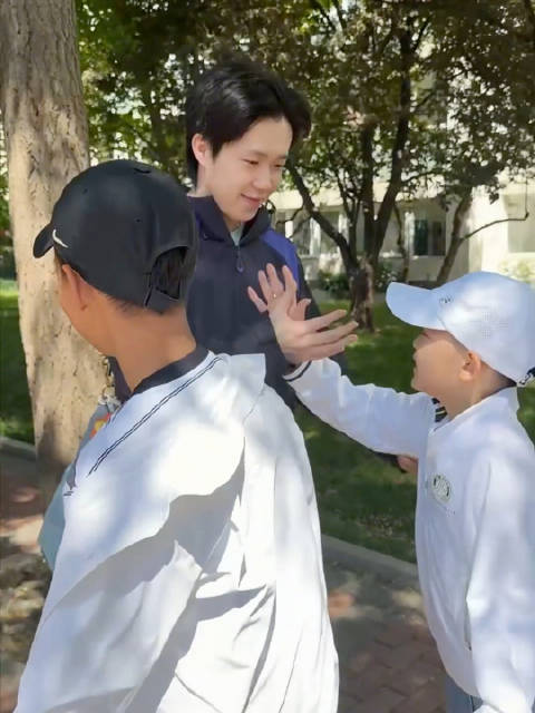 王楚钦赛场表现获赞，无愧偶像称号