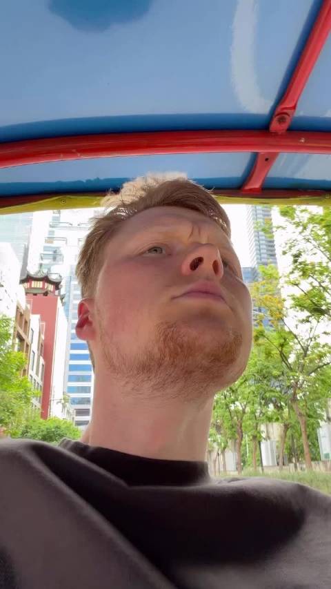安东森看到石宇奇退赛后的反应 这下好了，可以去兜风了