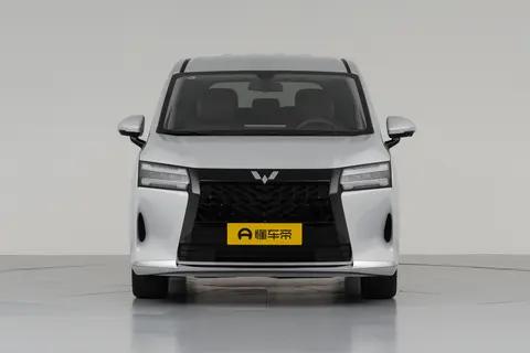 五菱星光 730 到店实测:10 万级家用 MPV 空间动力够不够用?