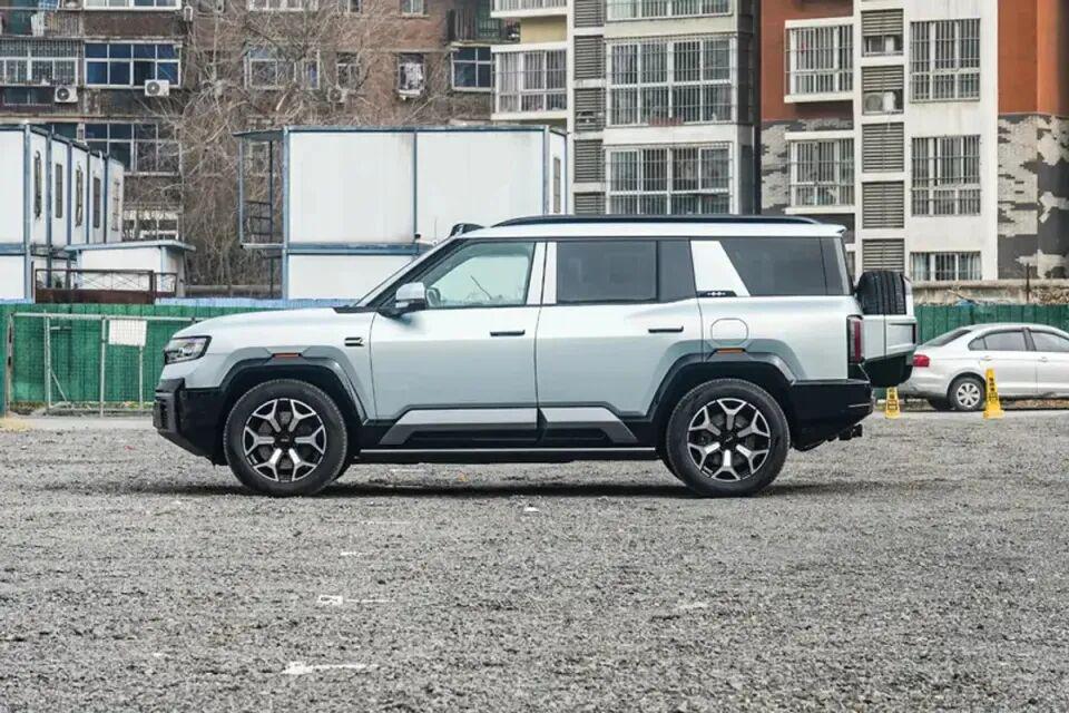 全球第一!闪充越野SUV,豹8闪充版来袭,5分钟充好,续航1200km