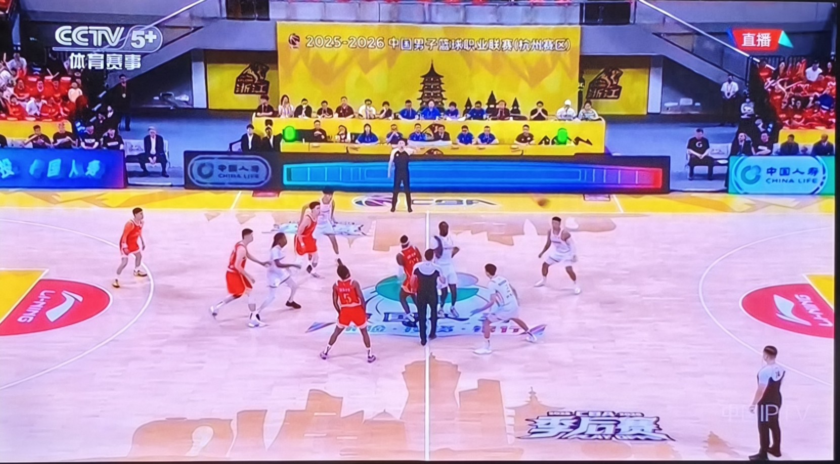 CBA半决赛G1浙江广厦主场111:102击败深圳男篮！