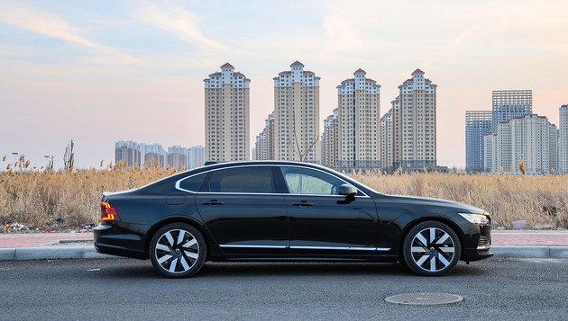 体验沃尔沃S90 T8 当北欧理性主义拥抱电气化狂潮
