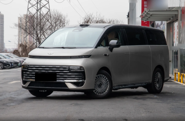 银河V900搭载增程系统用车成本与续航焦虑