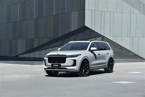 罗永浩:买过 100 多万的 Model X 但 30 多万的理想 ONE 几乎全面胜出