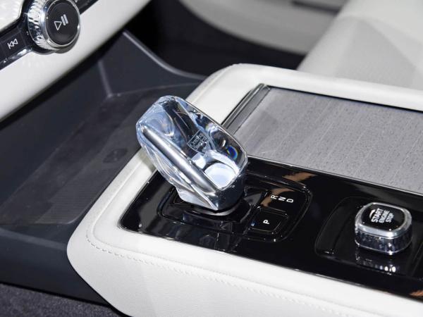 沃尔沃XC90搭载最大功率为228kW的2.0T发动机