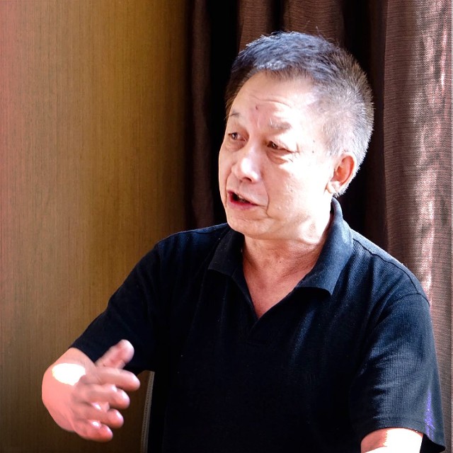 易中天:普遍使用AI以后,还需要有人当老师吗?—顶端新闻