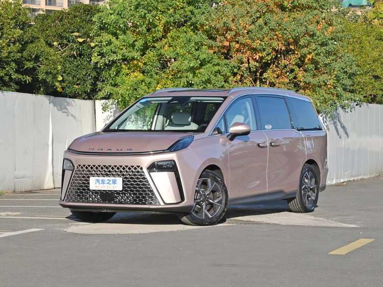 20万内家用MPV什么水平?上汽大通G70五星满配 一步到位