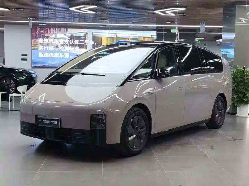 重庆理想汽车理想MEGA二手车 2025款,优惠特价45.68万