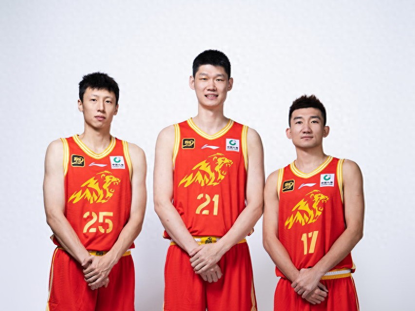 今晚！CCTV5+直播CBA浙江广厦VS深圳男篮，胡金秋+孙铭徽领衔出战